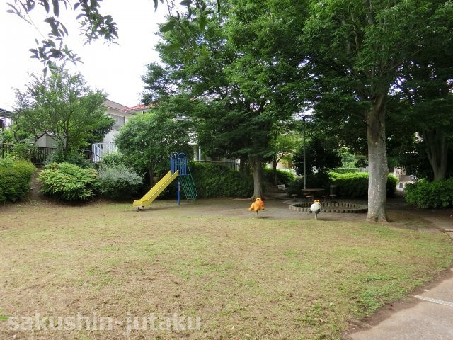 朝日ヶ丘５丁目　売地の周辺|物件から１０ｍに公園があります。みのわ公園