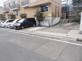 【駐車場】