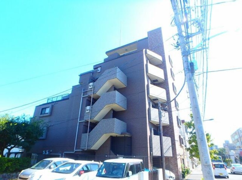 フェニックス国分寺弐番館のエントランス