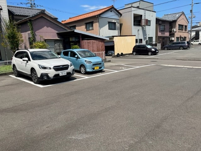 レーベン福井 THE GRAND MARKSの駐車場|マンションから徒歩０分の近隣月極駐車場はC５番を使用中。
