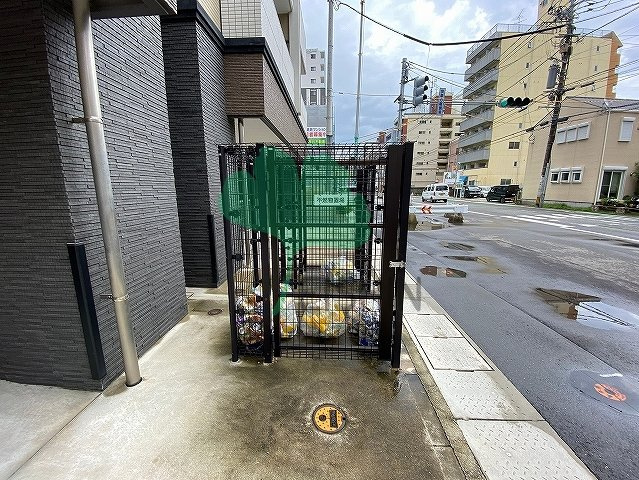 ヴィラージュ県庁前1(犬猫飼育可能の追炊付マンション！)の外観