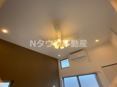 【内装】 | クリアス | 明るい色調の室内です