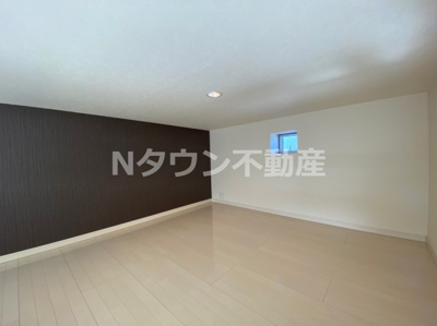 【寝室】 | K Flat | 落ち着いて過ごせるお部屋なので、寝室にいかがでしょうか