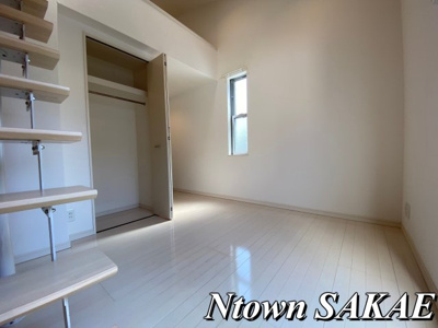 【洋室】 | オーフォレスト | 使い勝手のいい洋室です