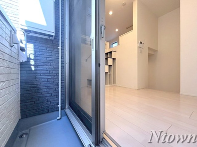 【バルコニー】 | アッシュコート名古屋 | 外からの目が気にならないバルコニーで洗濯物が干せます