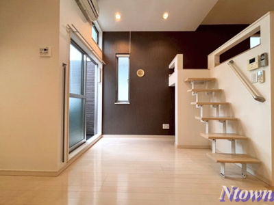 【居間・リビング】 | SEAPRAIRIE (シープレーリー) | こちらの居間で趣味の時間をお楽しみください