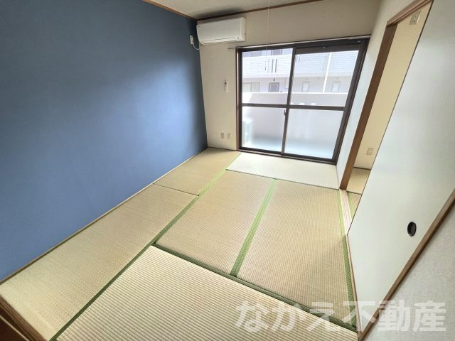 【寝室】 | 広くて明るい寝室