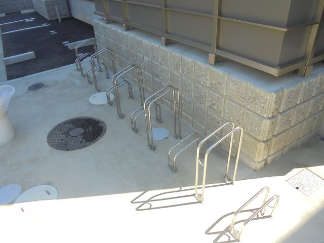 カーサグランデ本八幡の駐車場