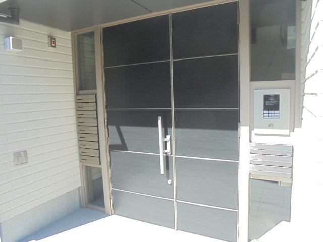 カーサグランデ本八幡のエントランス