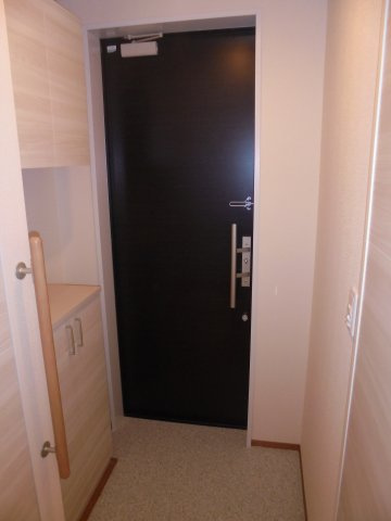 カーサグランデ本八幡の玄関