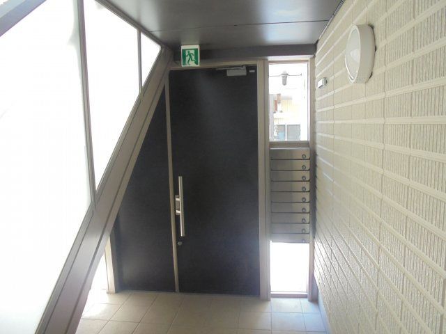 カーサグランデ本八幡のエントランス