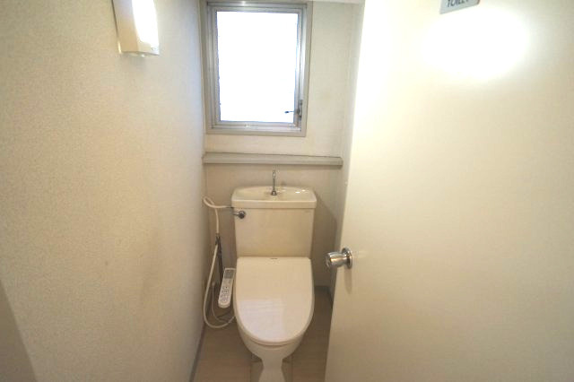 船橋市前原西２丁目の賃貸マンションのトイレ