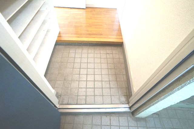 船橋市前原西２丁目の賃貸マンションの玄関