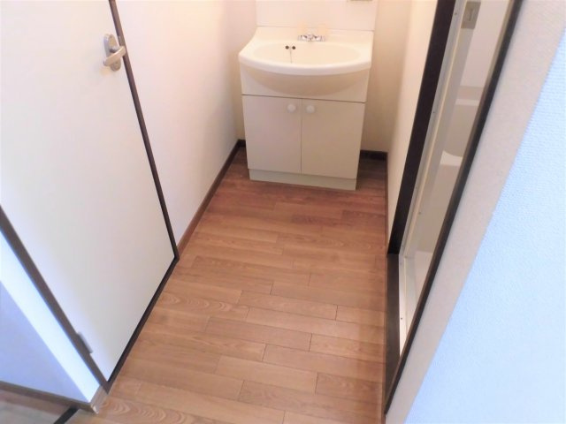 SurplusⅠSky hills　Ａ棟の洗面所|イメージ写真