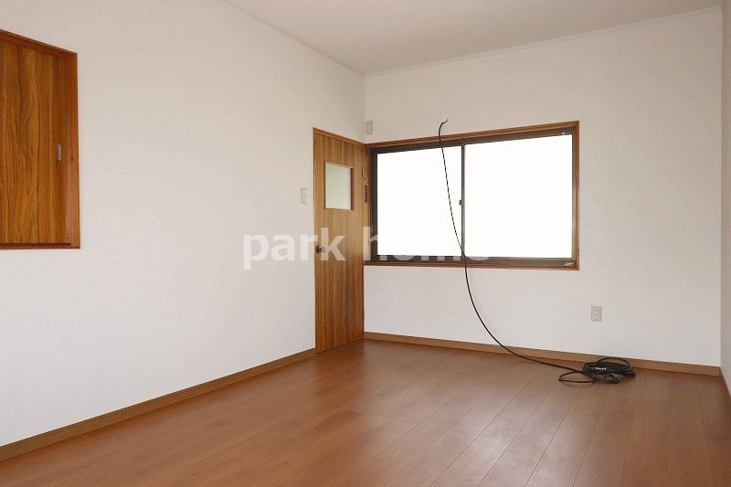 高知市東雲町　中古住宅の洋室