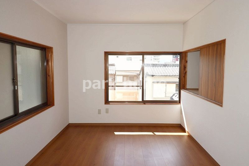 高知市東雲町　中古住宅の洋室