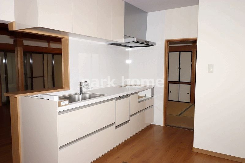 高知市東雲町　中古住宅のキッチン