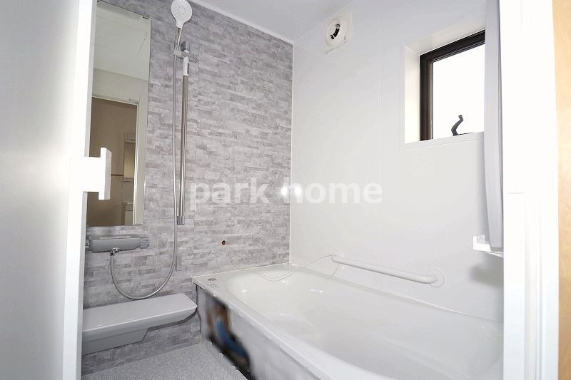 高知市東雲町　中古住宅の浴室