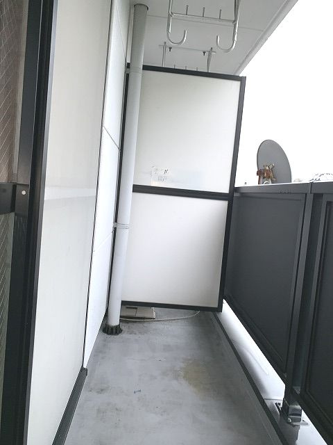 コージーコートのバルコニー|外からの目が気にならないバルコニーで洗濯物が干せます