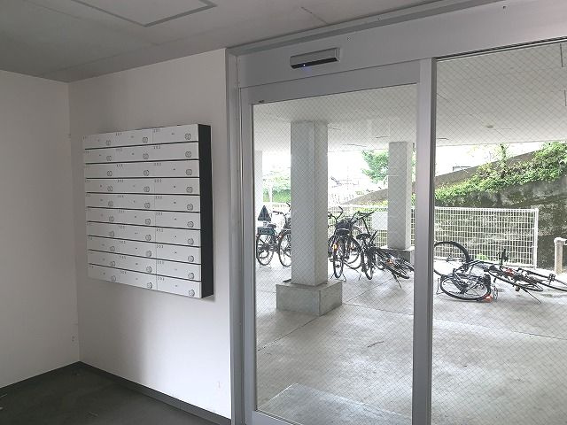 コージーコートのエントランス|毎日通るエントランスはこのようになっています
