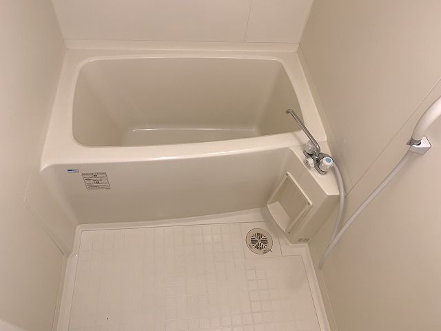 コージーコートの浴室|ゆったり過ごせるお風呂です
※反転の場合あり