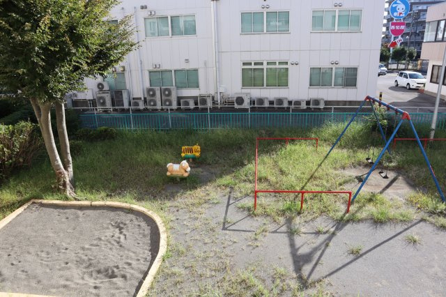 コスモ東習志野の展望|バルコニ―からの眺め　眼下に公園