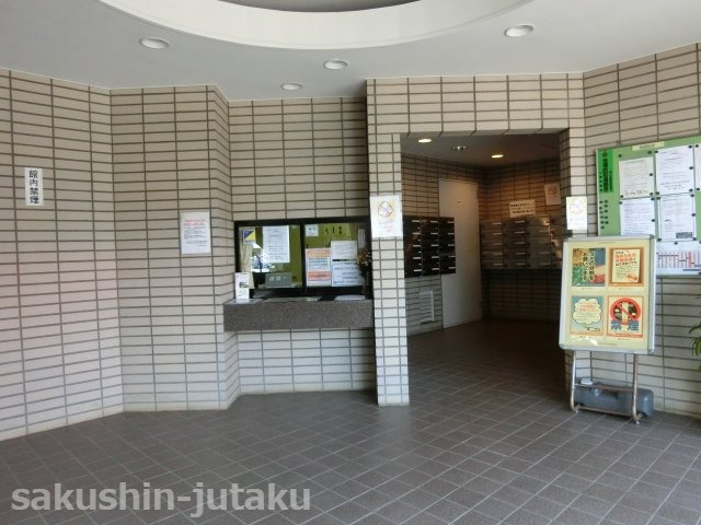 コスモ東習志野のエントランス|管理人室　日勤