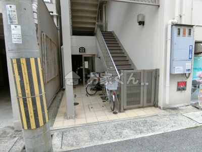 【エントランス】 | ドムール板宿