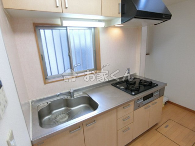 【キッチン】 | 東尻池町2丁目戸建 | システムキッチン（ガス3口グリル付き）