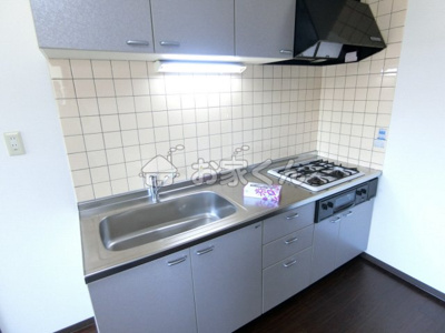 【キッチン】 | イル・マーレ須磨 | システムキッチン（ガス3口グリル付き）