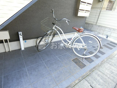 【駐車場】 | Reef | 駐輪スペース