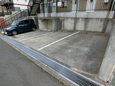 【駐車場】 | メゾン　ド　アヴニール名谷
