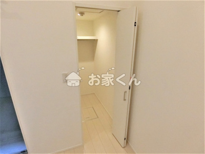 【収納】 | ルミエ神戸西 | ウォークインクローゼット