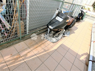 【駐車場】 | クイーンズハイツ名倉 | 駐輪スペース