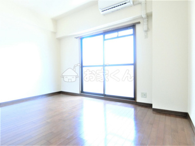 【居間・リビング】 | メゾン・ド・ヴィレ須磨 | 洋室