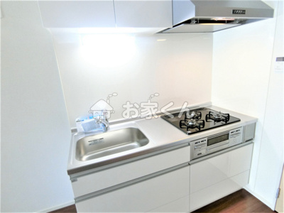 【キッチン】 | プランドールコート神戸 | システムキッチン（3口コンログリル付き）