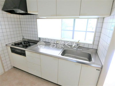 【キッチン】 | 朝日プラザモンターニュ北神戸壱番館 | システムキッチン(3口コンロ)