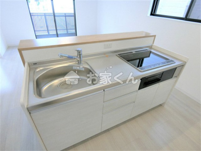 【キッチン】 | ブロンテ関守 | 三口IHコンロ付き対面式システムキッチン