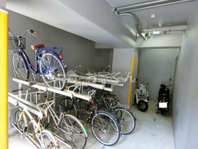 【駐車場】 | メゾン・ド・ヴィレ板宿 | 駐輪場