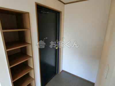 【玄関】 | 三笠フラッツ | シューズボックス付