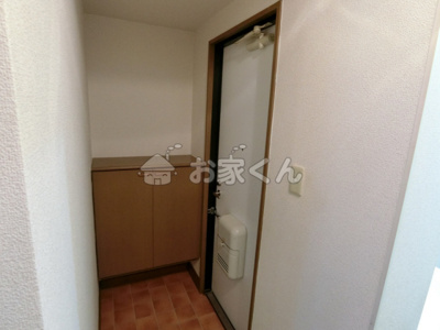 【玄関】 | セゾン東須磨 | シューズボックス付き玄関(別のお部屋の写真です)