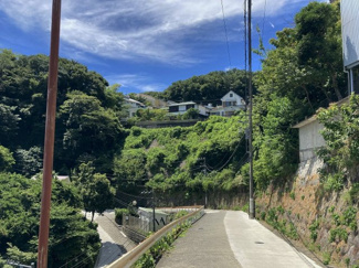 【周辺】 | 緑と調和した穏やかな環境です。