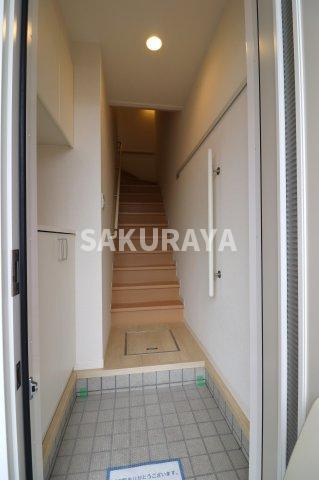 メゾン・ド・ソレイユ千歳の玄関|2022年撮影。現況と異なる場合がございます。