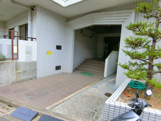 ピアコート壱番館のエントランス
