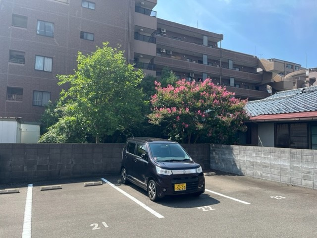 信開ベルシー文京南の駐車場|２２番、２３番の２台を借りてます。