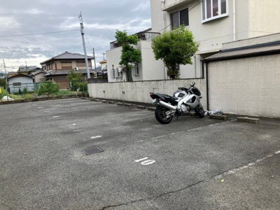 【駐車場】 | カドリール角野