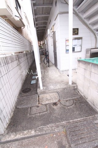 レオパレスセブンのエントランス|※別部屋写真使用