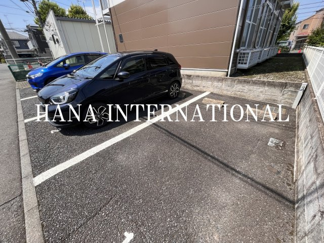 コンフォート小宮の駐車場