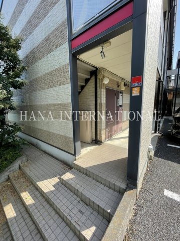 レオパレスＧａｔｅｓＭｉｌｌｓ  のエントランス