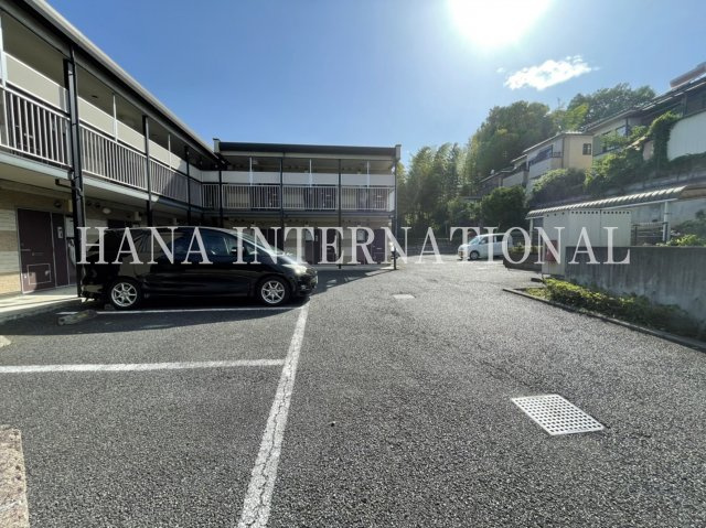 レオパレス ＧａｔｅｓＭｉｌｌｓ  の駐車場